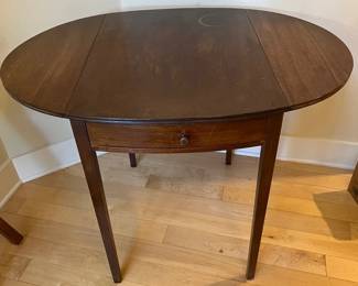 Drop Leaf Oval Entry Table