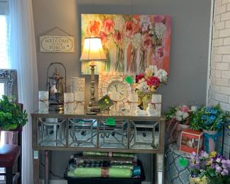 Mirrored entryway table! Perfect for that stylish room or hallway!