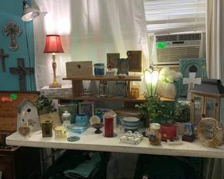 Do you need that special Knick Knack that reminds you of someone or something unforgettable? Come take a look at this set up!