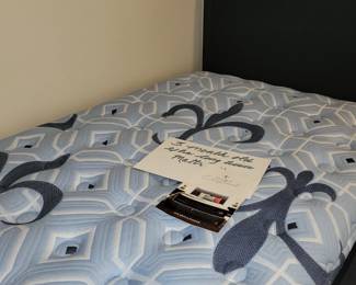 Twin bed - only used 3 months