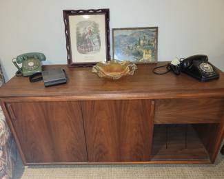 Console stereo w/2 speakers