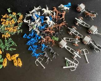 Vintage Miniature Plastic Army Men
