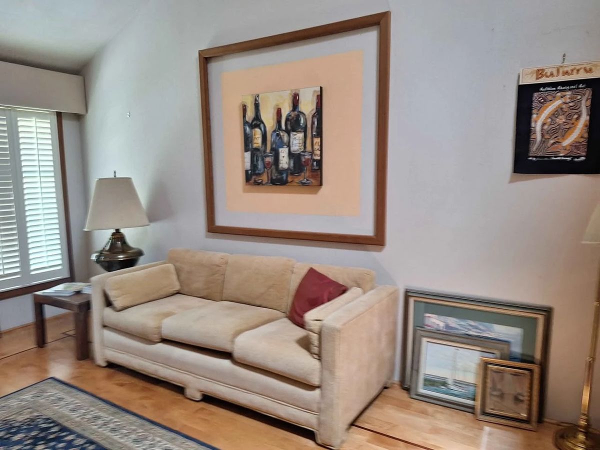 Nice sofa and loveseat.