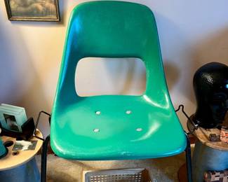 Vtg. Charleston Molded Mid Century Fiber Glass chair for Sturgis 154 E. Erie St. Chicago
