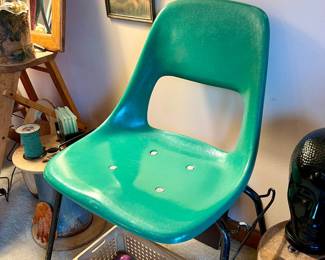 Vtg. Charleston Molded Mid Century Fiber Glass chair for Sturgis 154 E. Erie St. Chicago