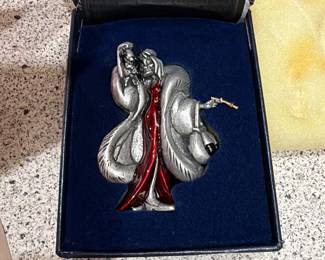 Pewter Cruella De Vil Disney In Presentation box