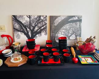 Red and black.  Go Dawgs!!