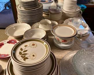 Dishes/kitchen