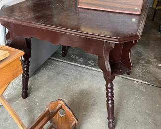 Poker table