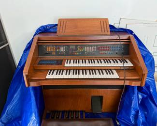 Lowrey Organ