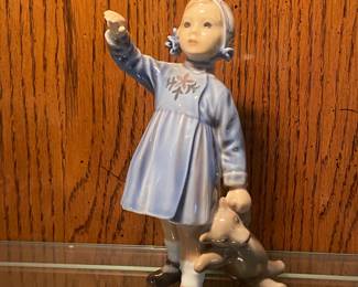Dahl Jensen Copenhagen Figurine girl with teddy bear