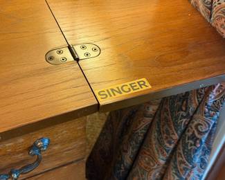 Singer sewing machine, table and chair