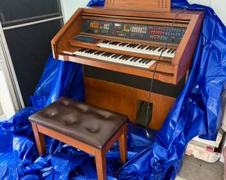 Lowrey Organ
