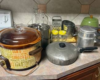 711 Vintage Kitchen Goods