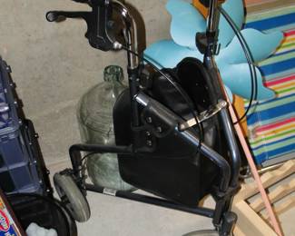 Collapsible walker