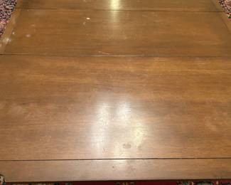 Dining room table. Drop leaf.