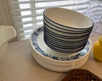 Corelle.