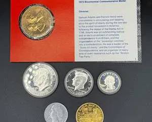 1973 Bicentennial Commemorative Medal Set with Silver and Gold-Plated Collectible Coins
