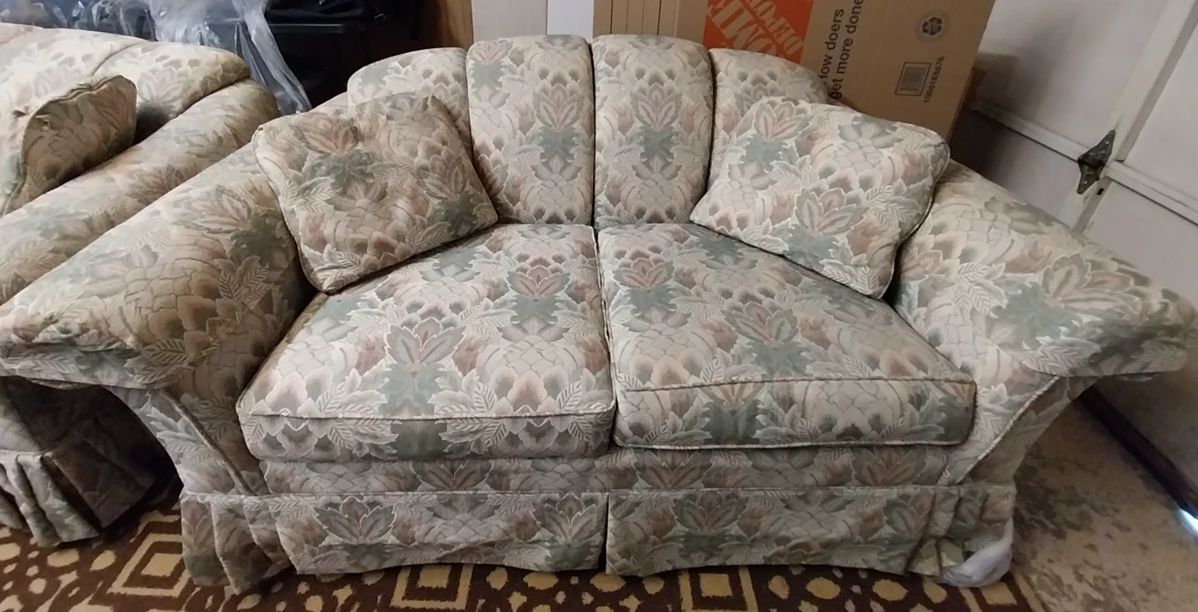 Lazy Boy- American Home Collection Loveseat