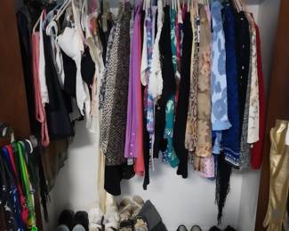 Clothes/Purses/Shoes