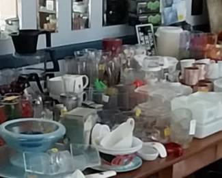 Kitch/Glassware