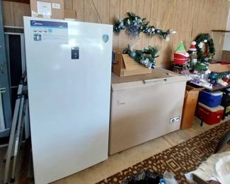 New Midea Garage Fridge/Freezer (Locking)/Christmas