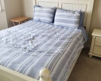 Queen bedroom set: bed; nightstand; dresser with mirror