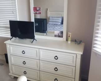 Queen bedroom set: dresser with mirror; TV
