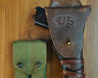 WW I, 1917 US Colt 45 Model 1911, pristine condition