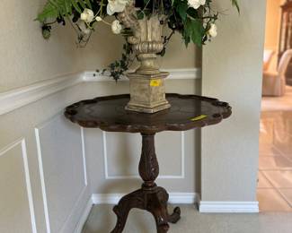 Nice table with artificial flowers.