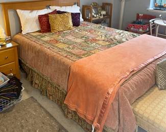 MCM Queen bedframe & headboard, queen Avocado mattress