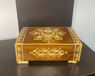 Inlay wood decorative box