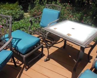 outdoor chairs with cushions