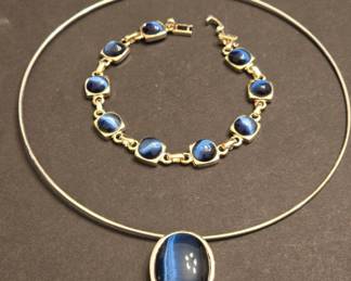 Womens Necklace & Bracelet set