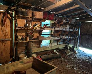 Various lawnmower parts 