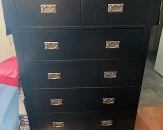 chest of drawers