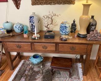 lots of Asian collectibles