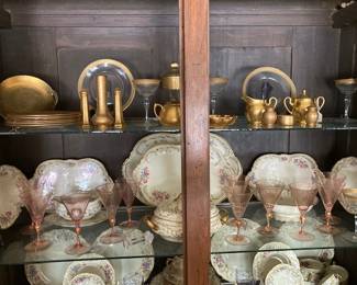 Wheeling pieces and china set