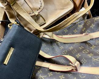 Lot of ladies purses/handbags