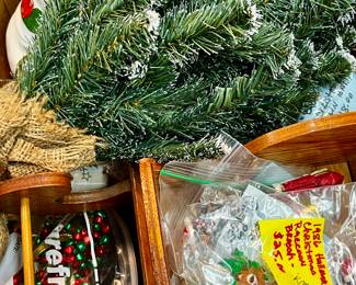 Christmas decorations/decor