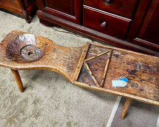 Primitive cobblers bench