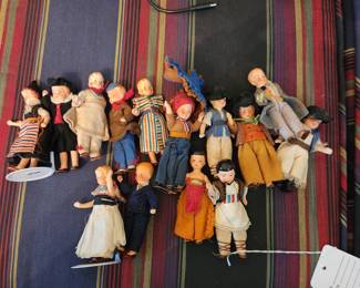 Hertwig Doll House Dolls