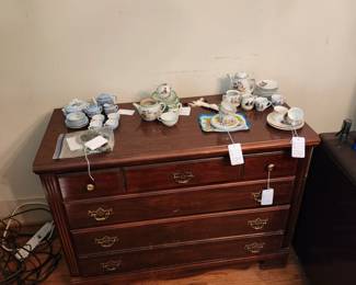 Chest, Tea Sets