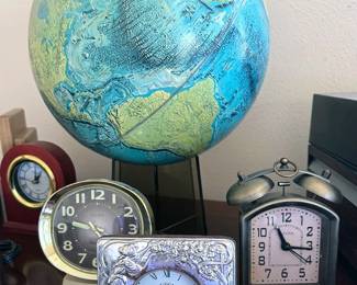 Globe + clocks