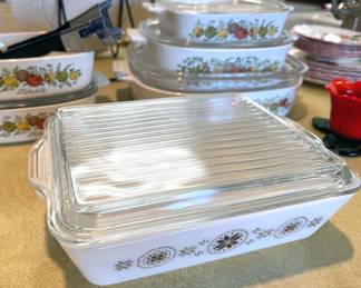 Pyrex Town + Country refrigerator dish