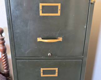 Vintage 4 drawer file cabinet