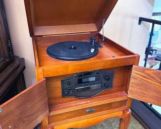 Crosley turntable/radio/cassette/CD table