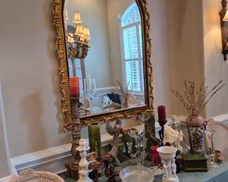 Impressive mirror and assorted accessories