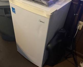 Mini fridge