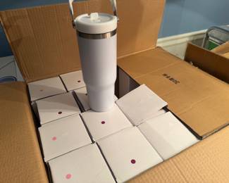 Lidded thermal tumblers ready for sublimation